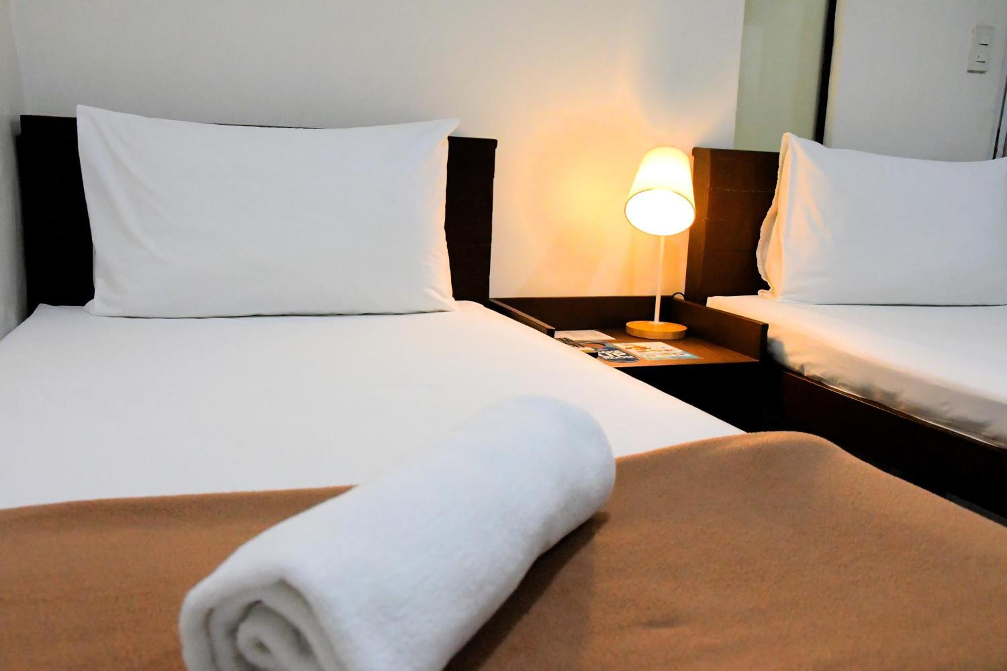 Arzo Hotel Makati Makati City Exteriör bild