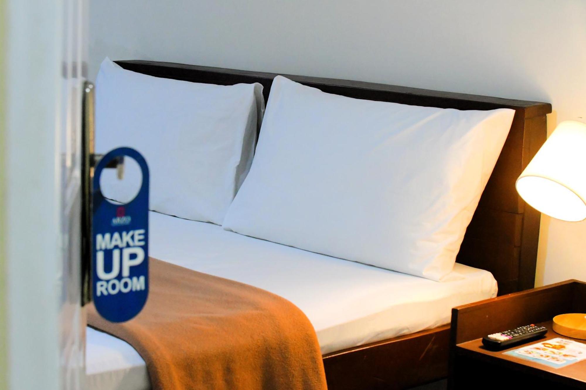 Arzo Hotel Makati Makati City Exteriör bild