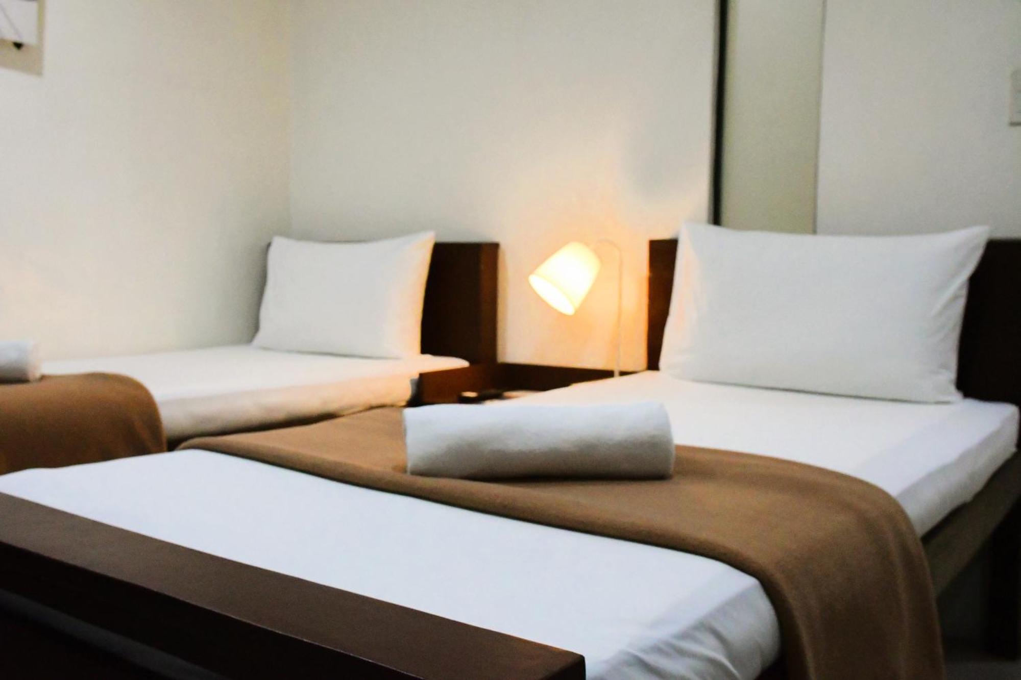 Arzo Hotel Makati Makati City Exteriör bild
