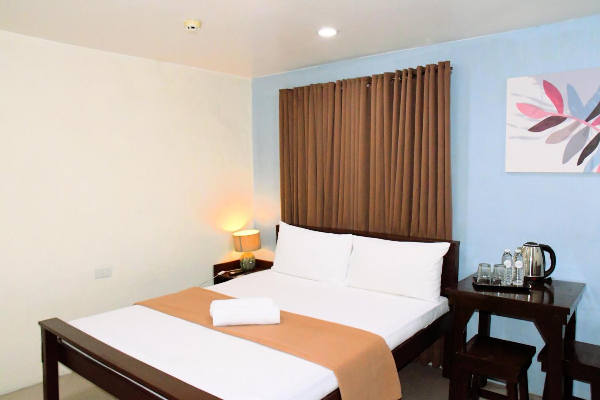 Arzo Hotel Makati Makati City Exteriör bild